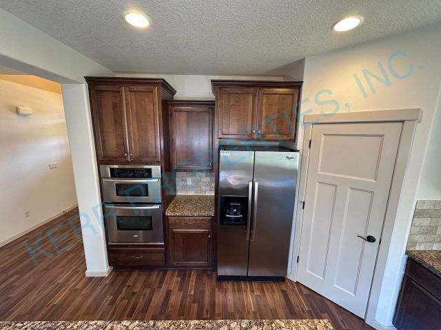 Building Photo - Spacious 5-Bedroom Retreat with 3407 Sq Ft...