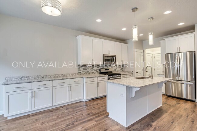 Building Photo - 5002 N Marble Fox Way
