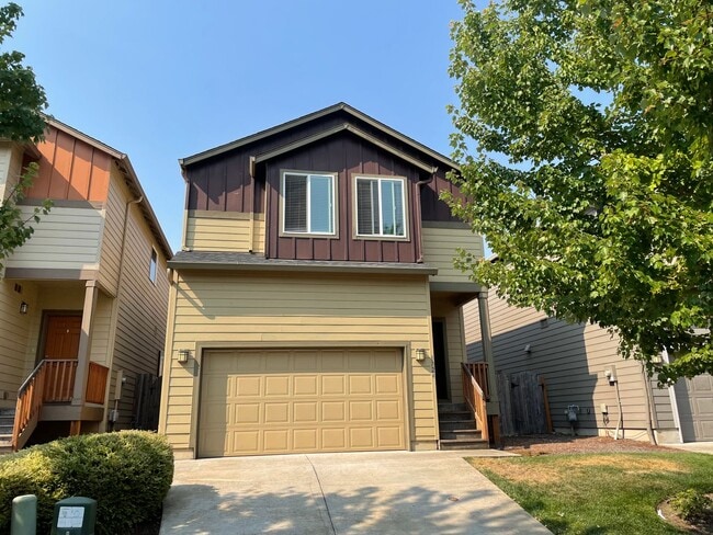 Building Photo - *** FIRST FULL MONTH'S RENT FREE***BEAUTIF...