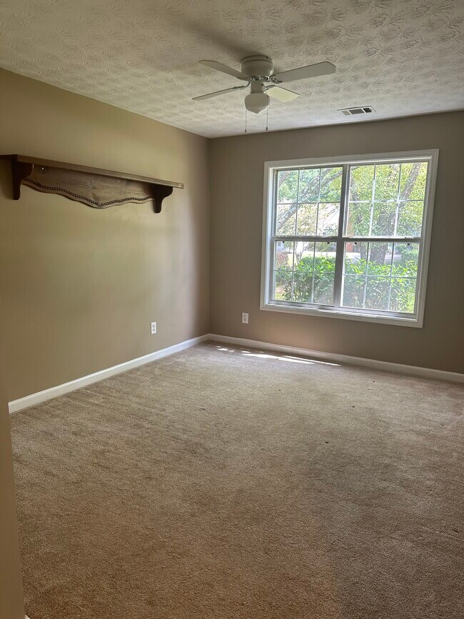 Building Photo - 6317 Compass Dr