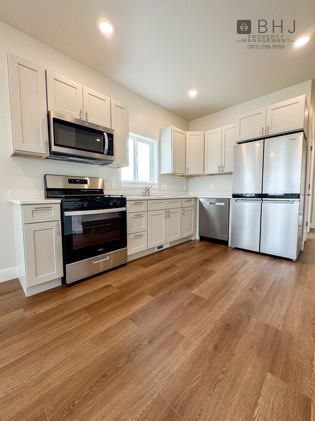 Building Photo - BRAND NEW! 2 BED/ 2BATH Dog Friendly Twin ...