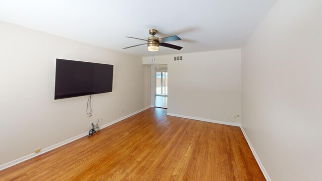 Building Photo - Updated 3 bed 2 bath with outdoor living area in Richardson!