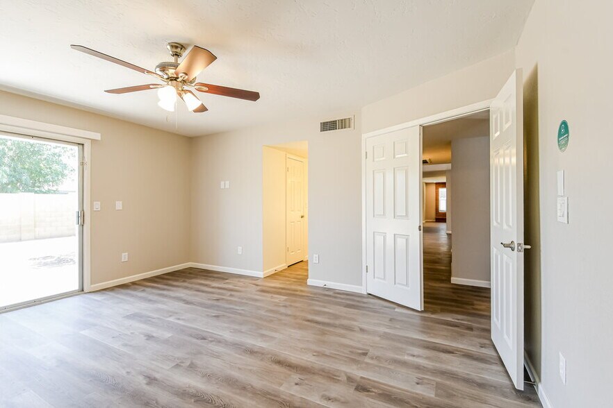 Building Photo - 301 E Keogh Dr