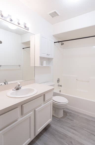 Building Photo - 8084 N Ridge Loop E
