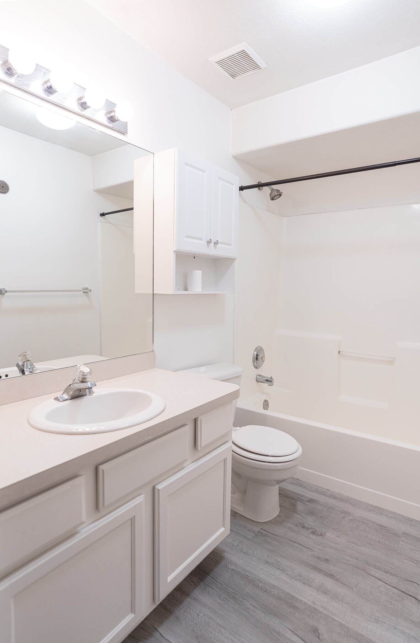 Building Photo - 8084 N Ridge Loop E