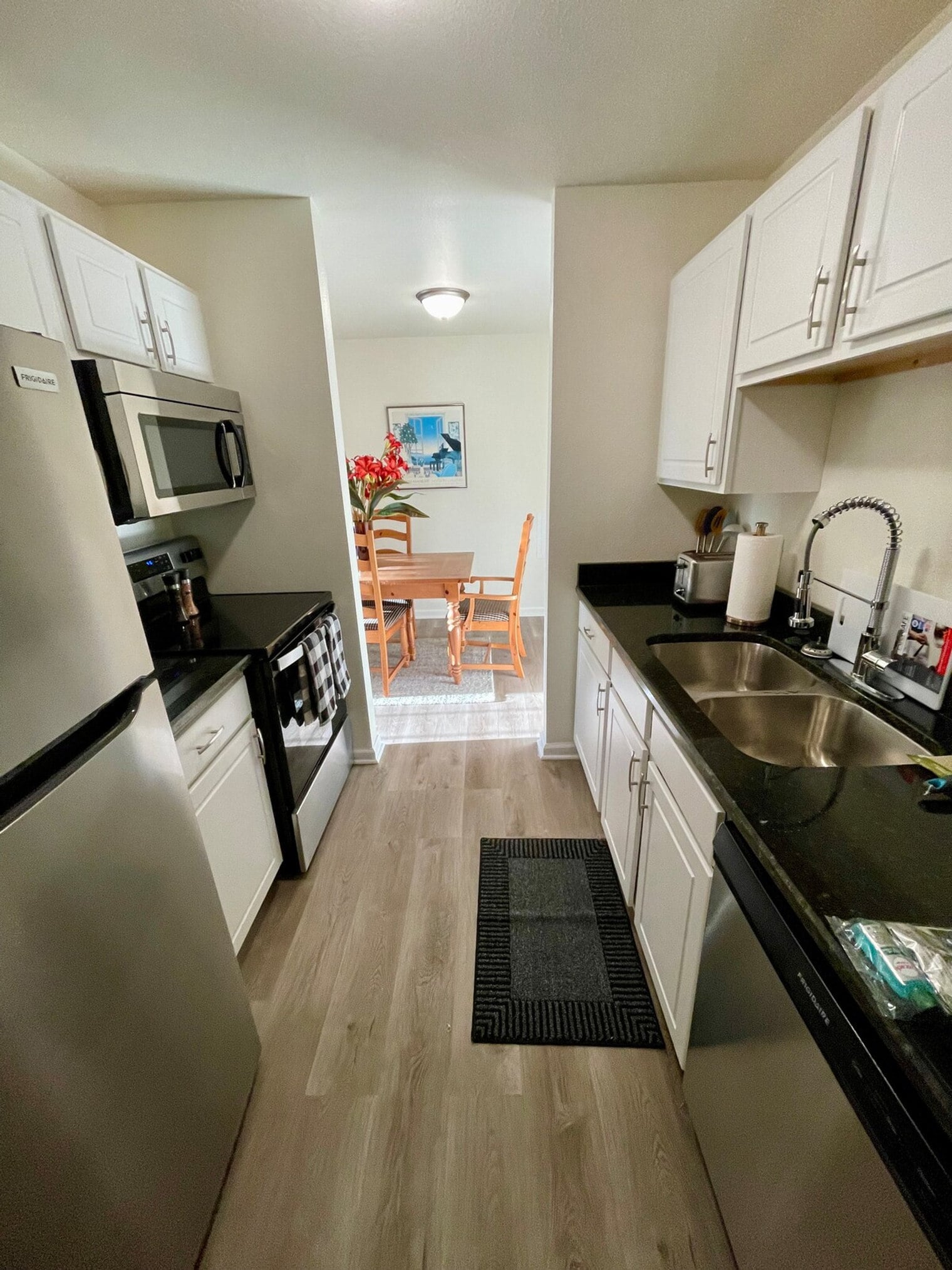 Building Photo - 1603 Green Forest Run