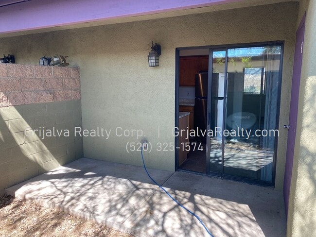 Building Photo - 2645 N Edith Blvd