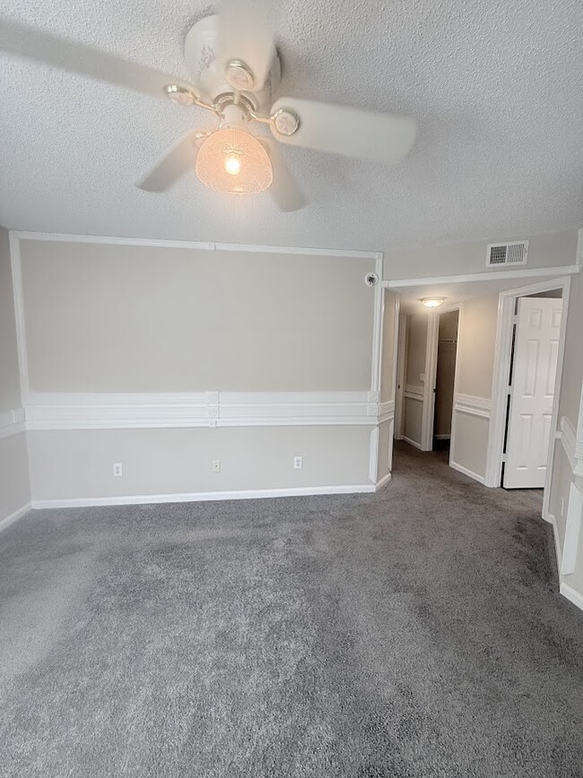 Building Photo - 8558 Hopkins Cir
