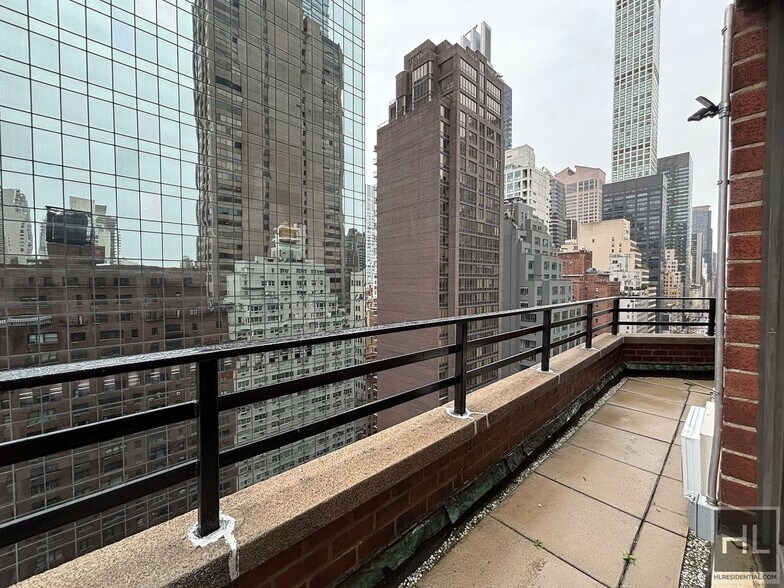 Building Photo - EAST 57 STREET