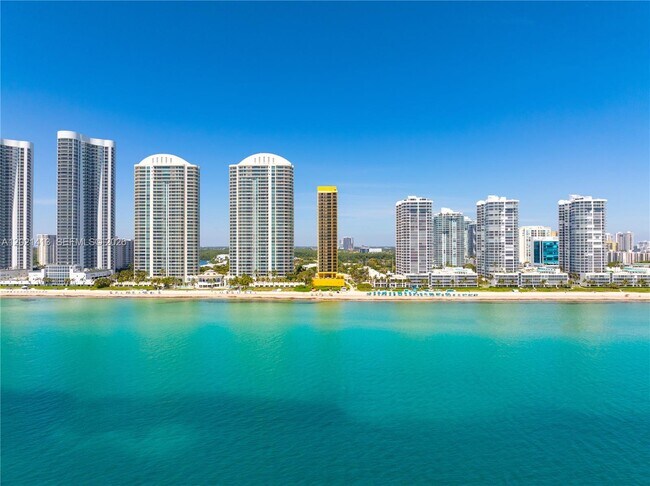 Building Photo - 16275 Collins Ave