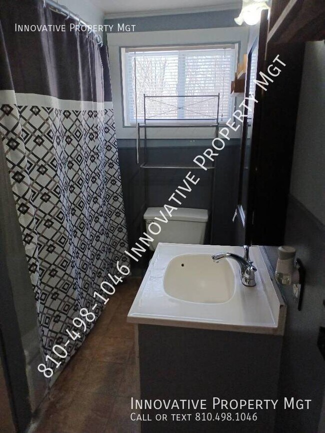 Building Photo - 1097 Bridge St