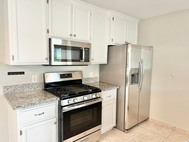 Building Photo - COMING SOON!! Comfortable and Spacious 3 b...