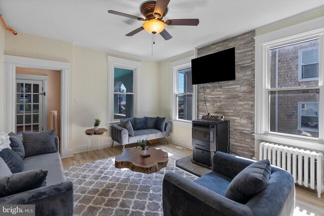 Building Photo - 3401 White Ave