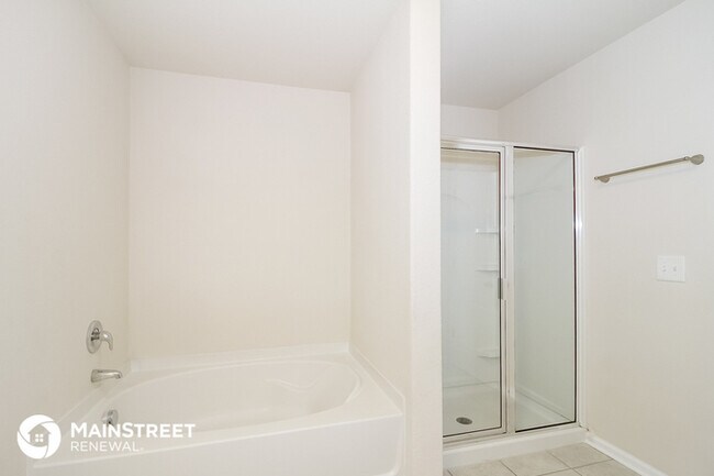 Building Photo - Your Dream Home Awaits!