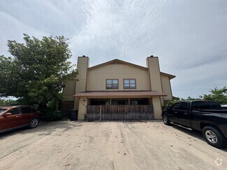 Building Photo - 1701 Cedarview Cir