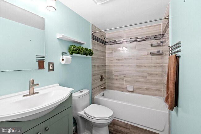 Building Photo - 8469 Rippled Creek Ct