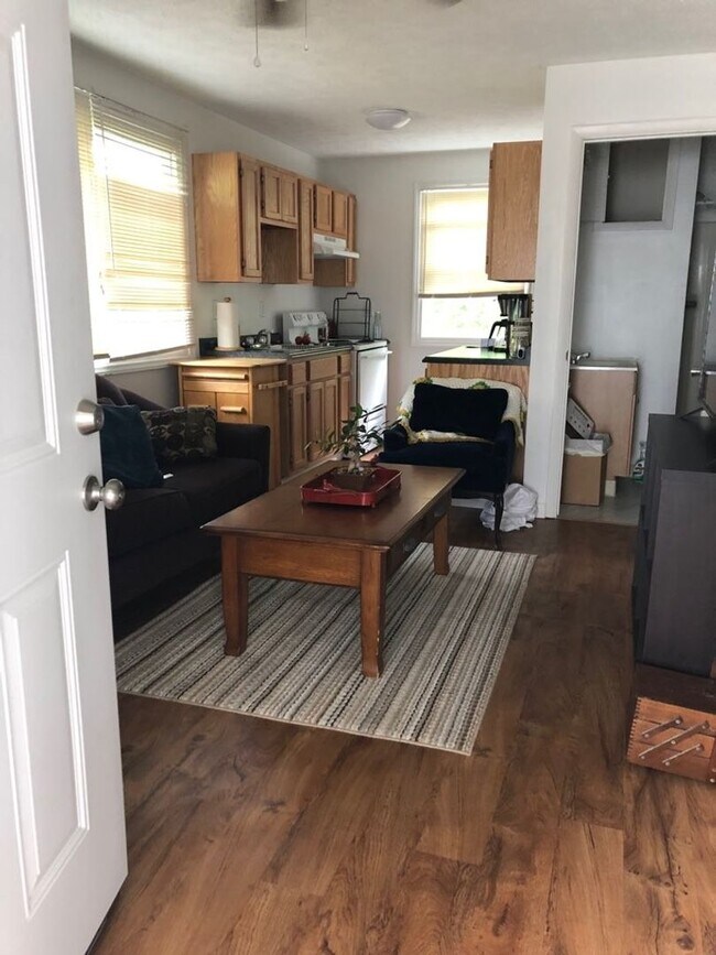 Building Photo - Wiles Hills - 1 Bedroom apartment -Availab...