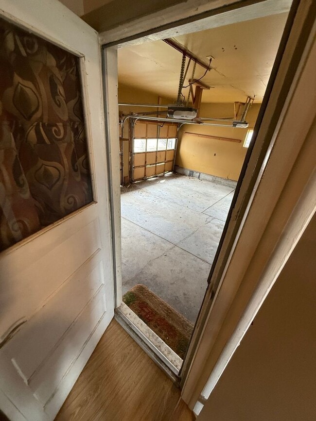 Building Photo - 4 Bedroom 2 Bathroom Home on Large Corner Lot with 2 Car Attached Garage In Great Neighborhood In...