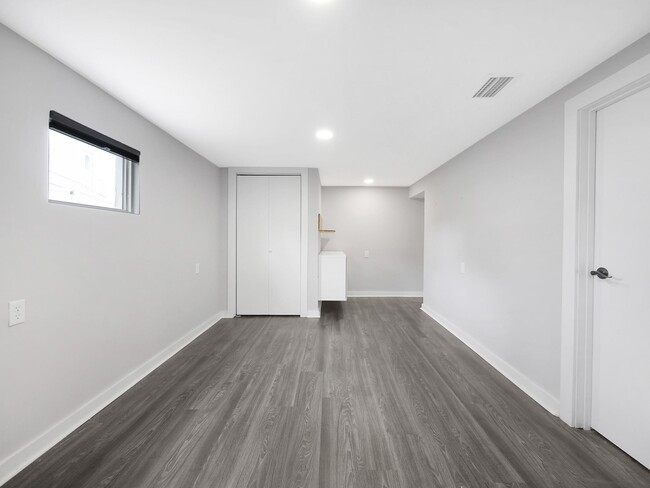 Building Photo - 5084 Atlantic View