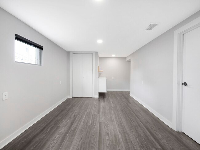 Building Photo - 5084 Atlantic View