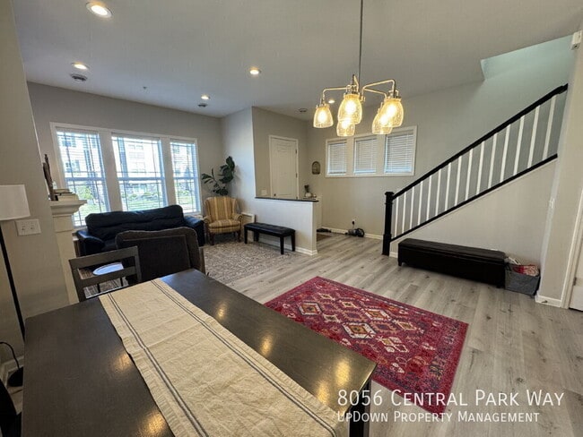 Building Photo - 8056 Central Park Way