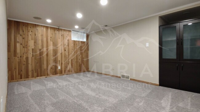 Building Photo - Beautiful 4 Bedroom Home in Sugarhouse