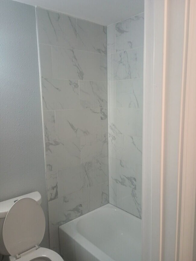 Building Photo - 1105 N 50th Ave