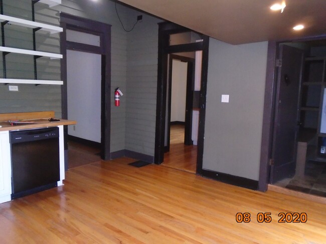 Building Photo - 420 W 13th St