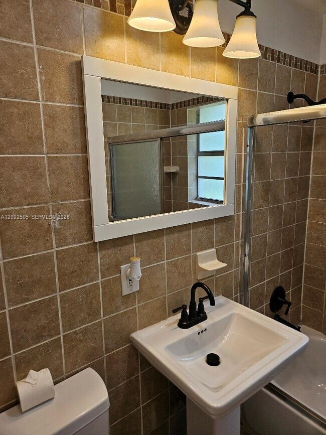 Building Photo - 2111 Wiley Ct