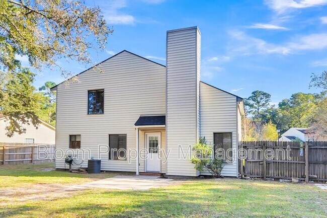 Building Photo - 111 Cottonwood Dr
