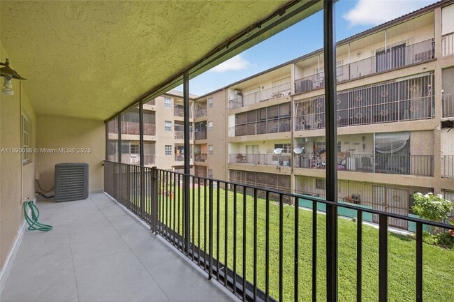 Building Photo - 8851 NW 119th St