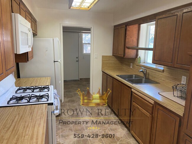 Building Photo - 886 Cardoza Dr