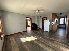 Building Photo - 449 Kelley St