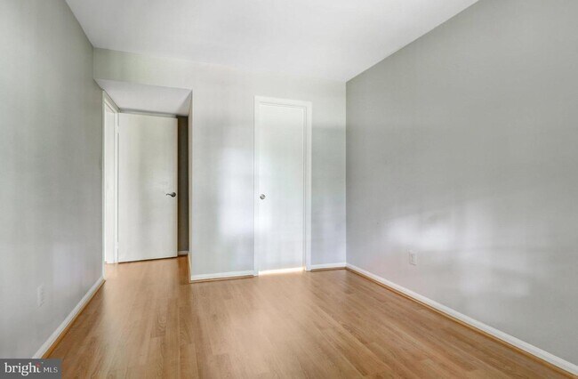 Building Photo - 5707 Waters Edge Landing Court