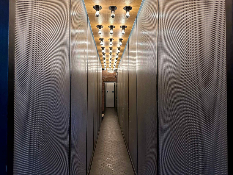 Building Photo - 246 Mott St