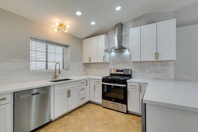 Building Photo - Stunning fully remodeled single-story home