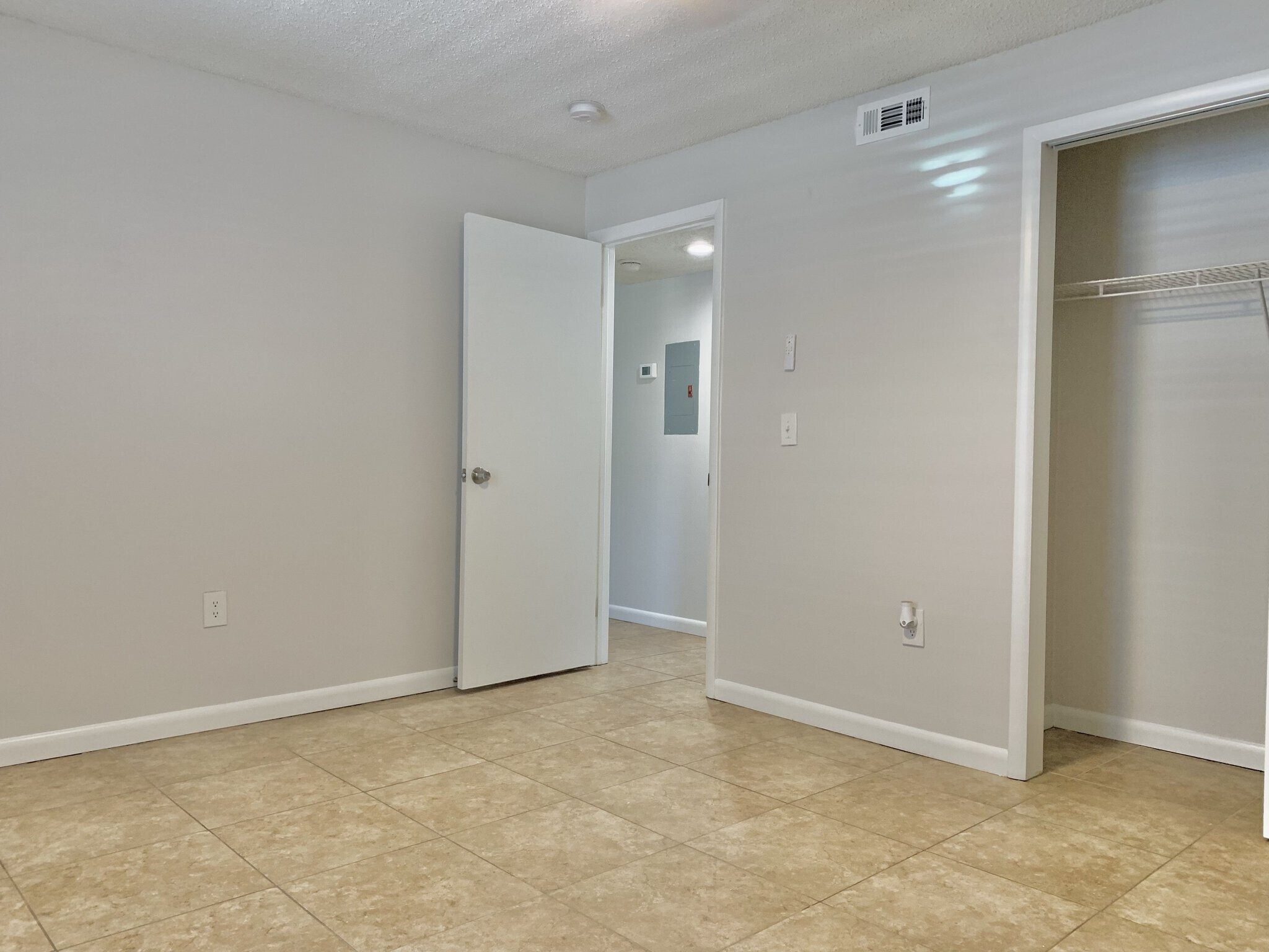 Building Photo - 5107 S Clarice Ct