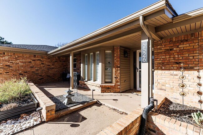 Building Photo - Discover Your Oasis: Spacious 3-Bed Lubboc...