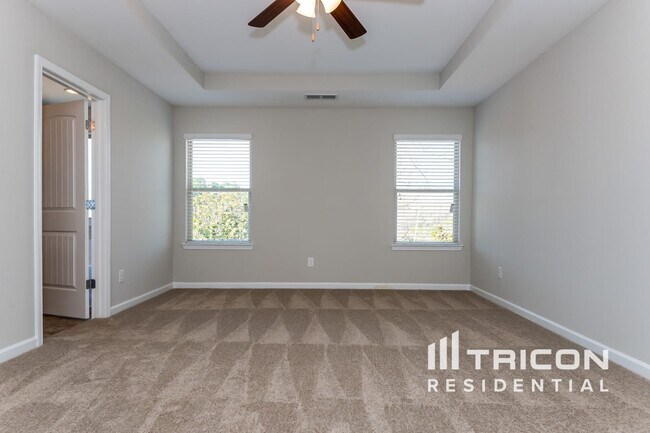 Building Photo - 317 Parkview Pl Dr