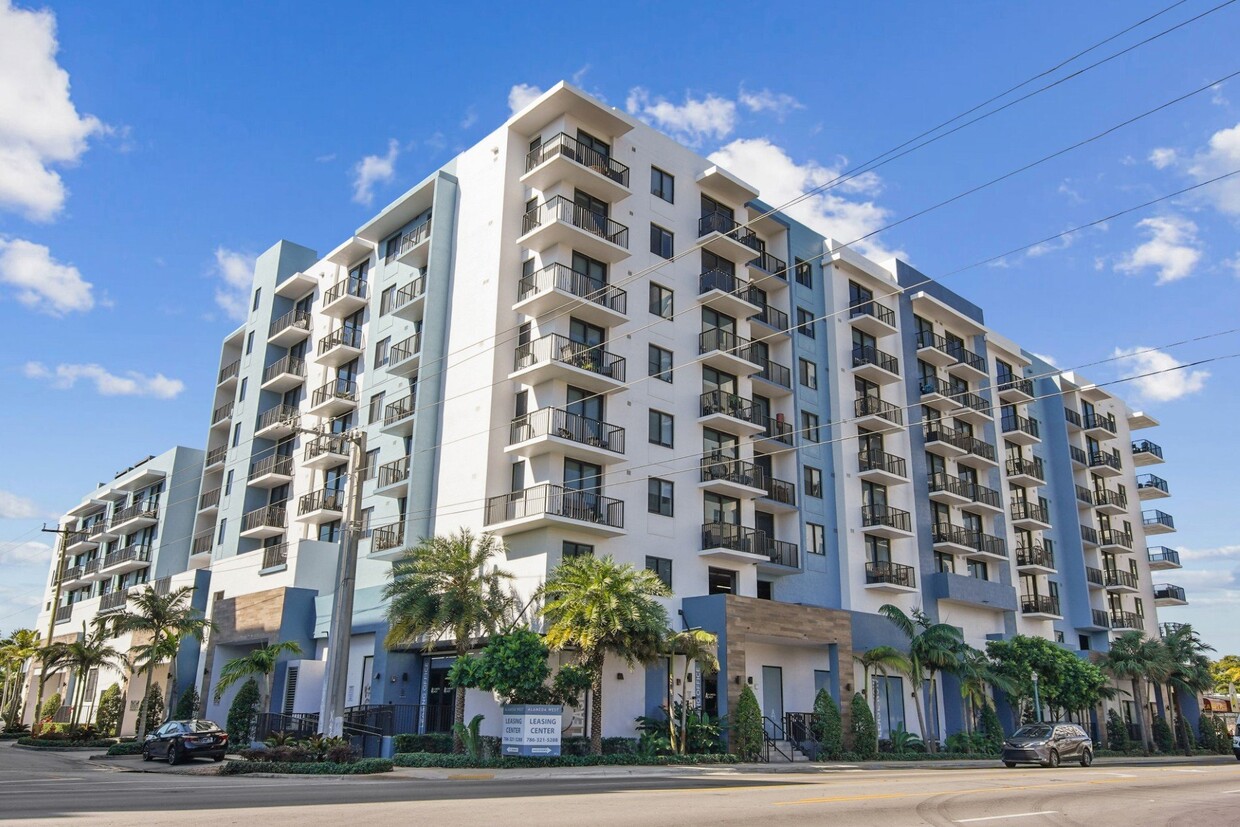 Alameda West - 6290-6320 SW 8th St West Miami FL 33144