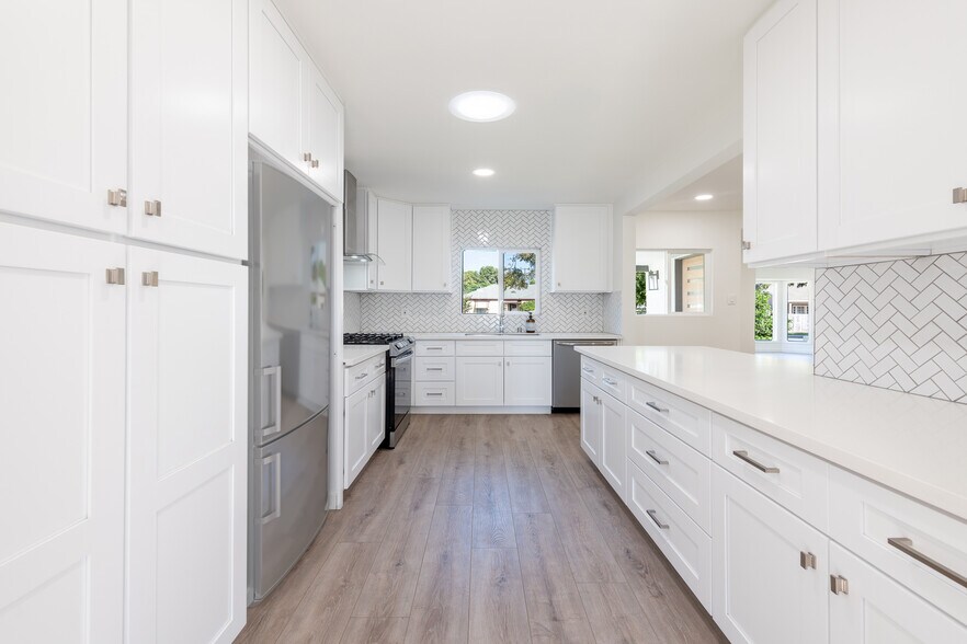 KITCHEN - 1011 N Florence St