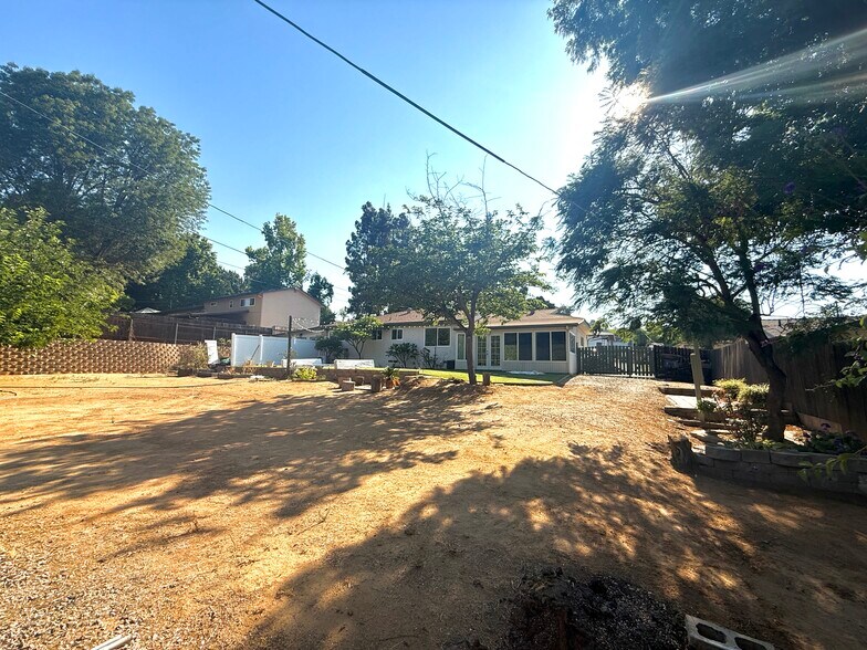Building Photo - 1822 Wight Way