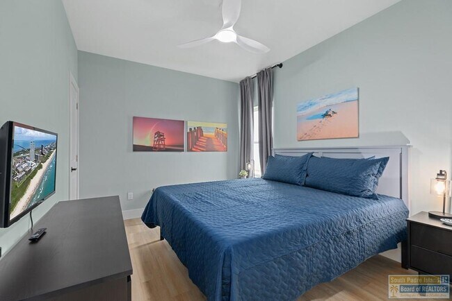 Building Photo - 111 W Sunny Isle Dr