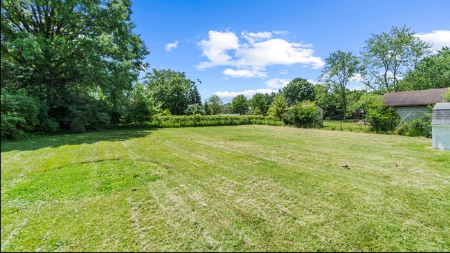 Building Photo - COMING SOON! 3 Bed/ 2 bath House!