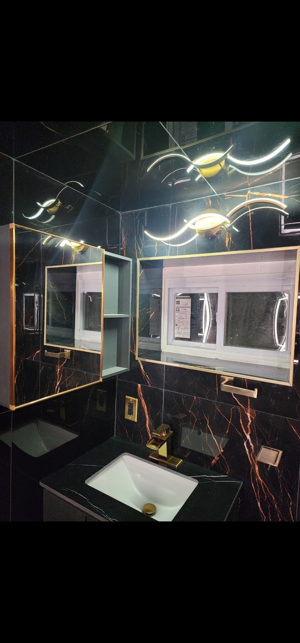 TomFord Bathroom - 2 Park Ct