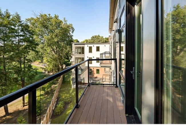 Building Photo - 20 Kinmonth Rd