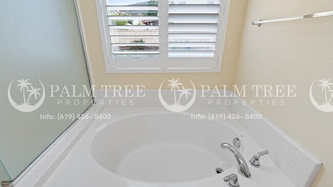 Building Photo - 807 Via Bahia