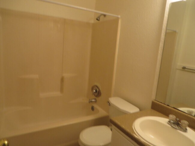 Building Photo - 2217 Katy Ln