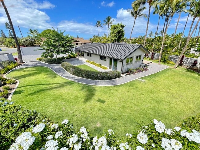 Building Photo - Experience Island Living in a Renovated 2-...