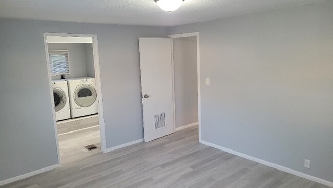 Building Photo - 58 Jefferson Dr